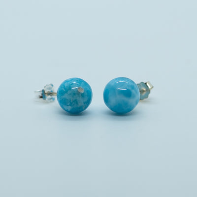 Boucles d'oreilles d'un bleu magnifique, couleur du larimar de République Dominicaine. Bijou unique, pierre naturelle apaisante et idéale pour vos séances de méditation.